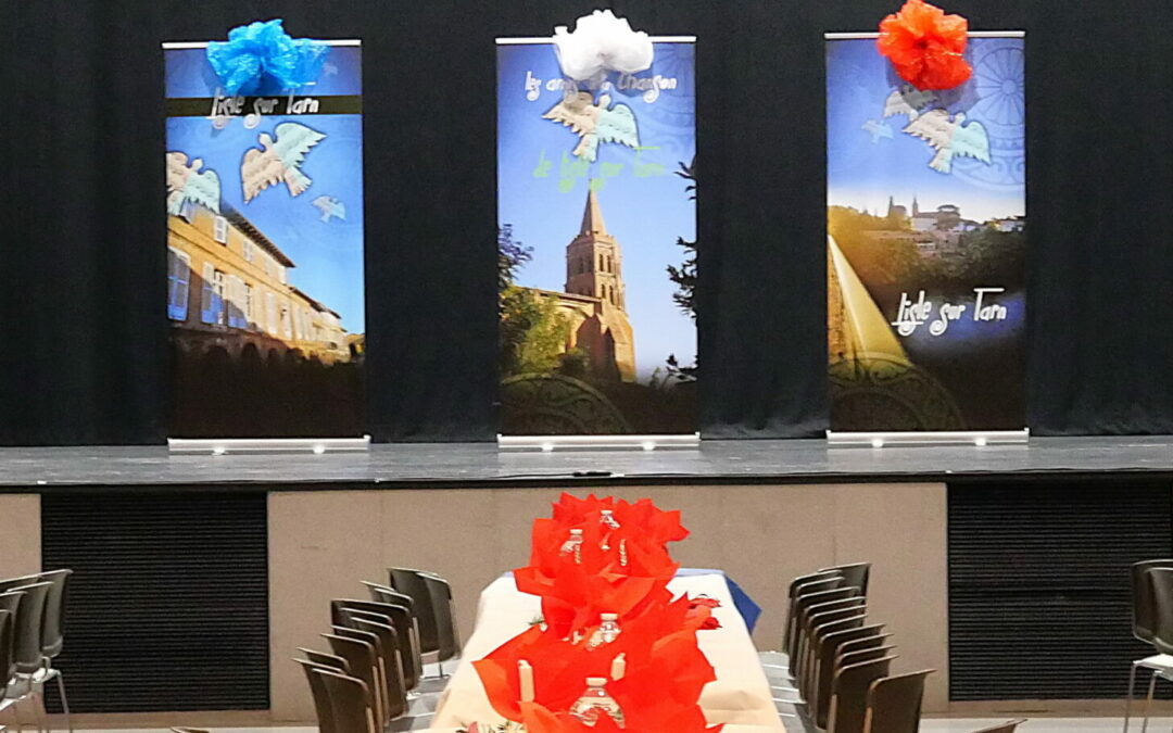 Récap Photos: Aprés midi récréatif au forum avec le spectacle: LES AMIS DE LA CHANSON.